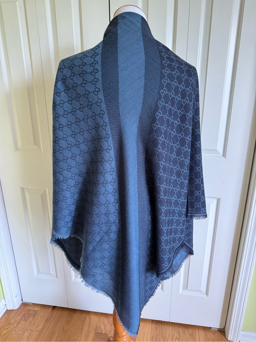 GUCCI Navy/Blue Reversible GG Wool Blend Scarf  EUC